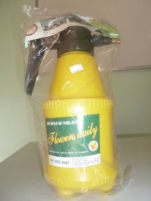 binh-xit-ap-suat-cam-tay-2_ink_li